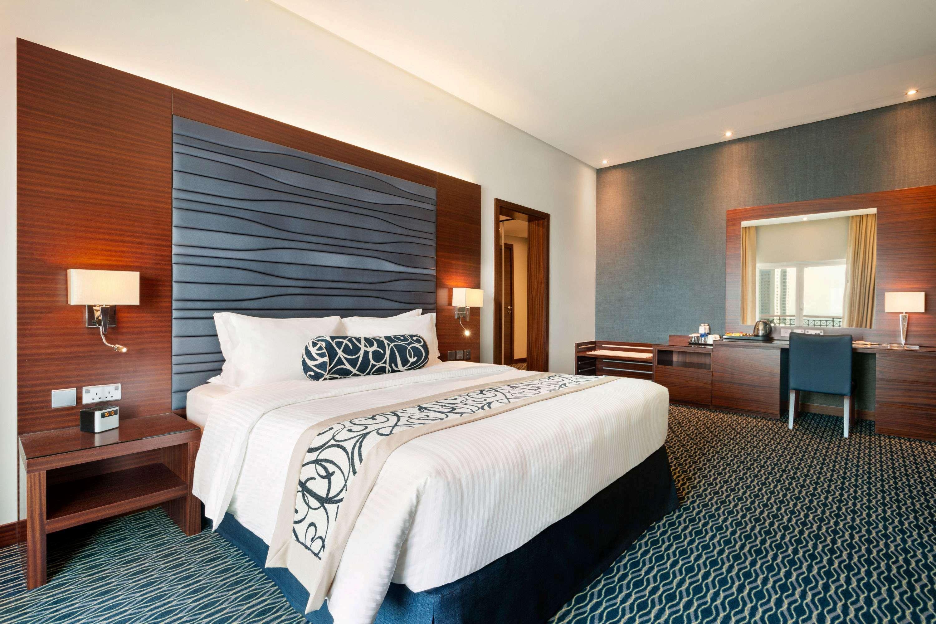 Ramada By Wyndham Manama City Centre Exterior photo