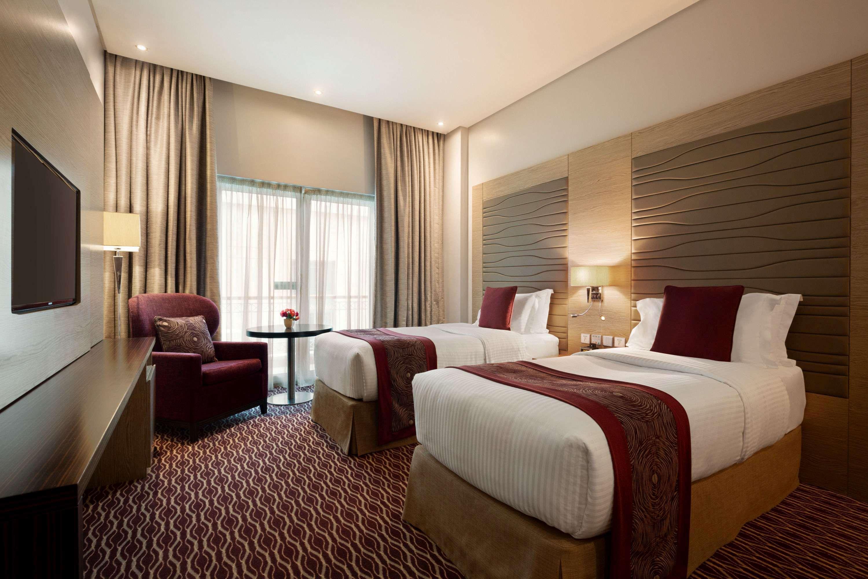 Ramada By Wyndham Manama City Centre Exterior photo