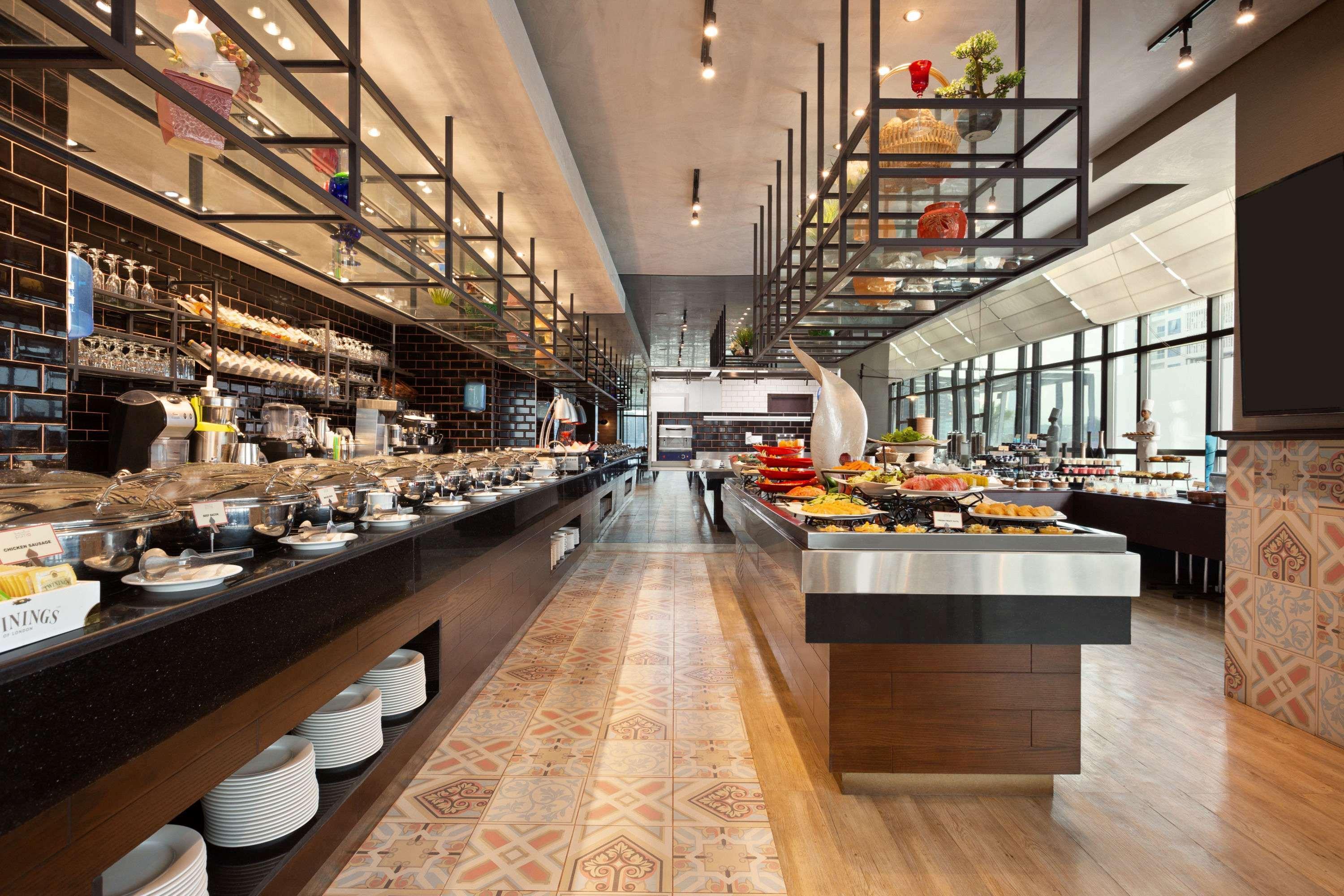 Ramada By Wyndham Manama City Centre Exterior photo