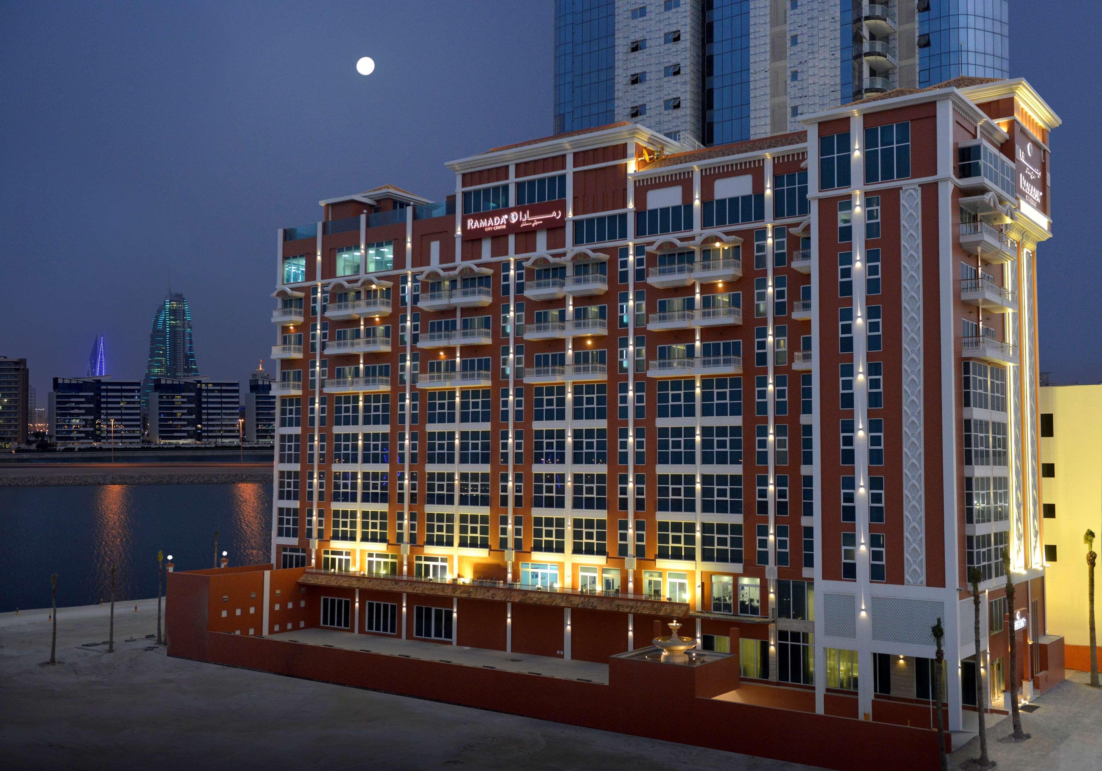 Ramada By Wyndham Manama City Centre Exterior photo