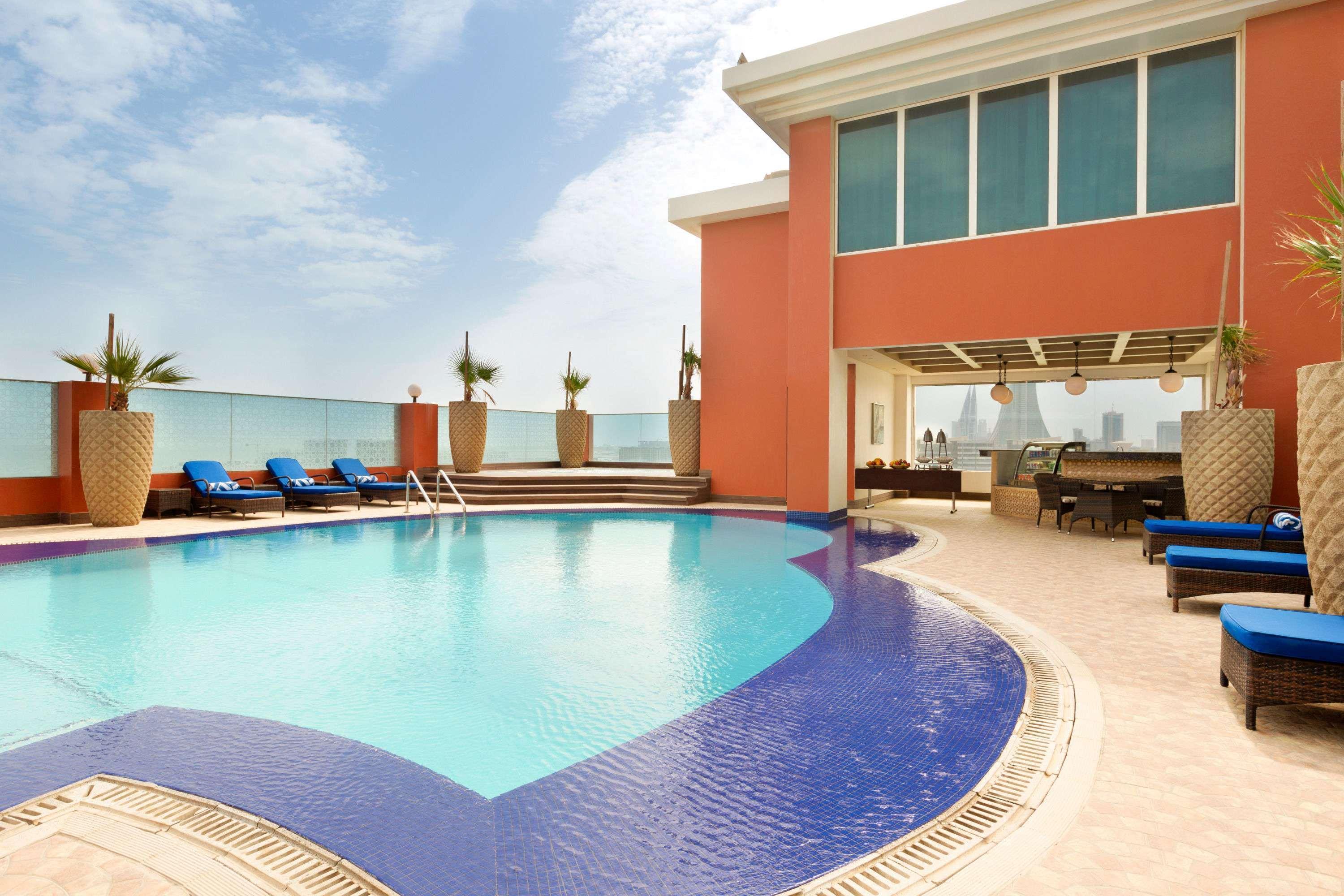 Ramada By Wyndham Manama City Centre Exterior photo
