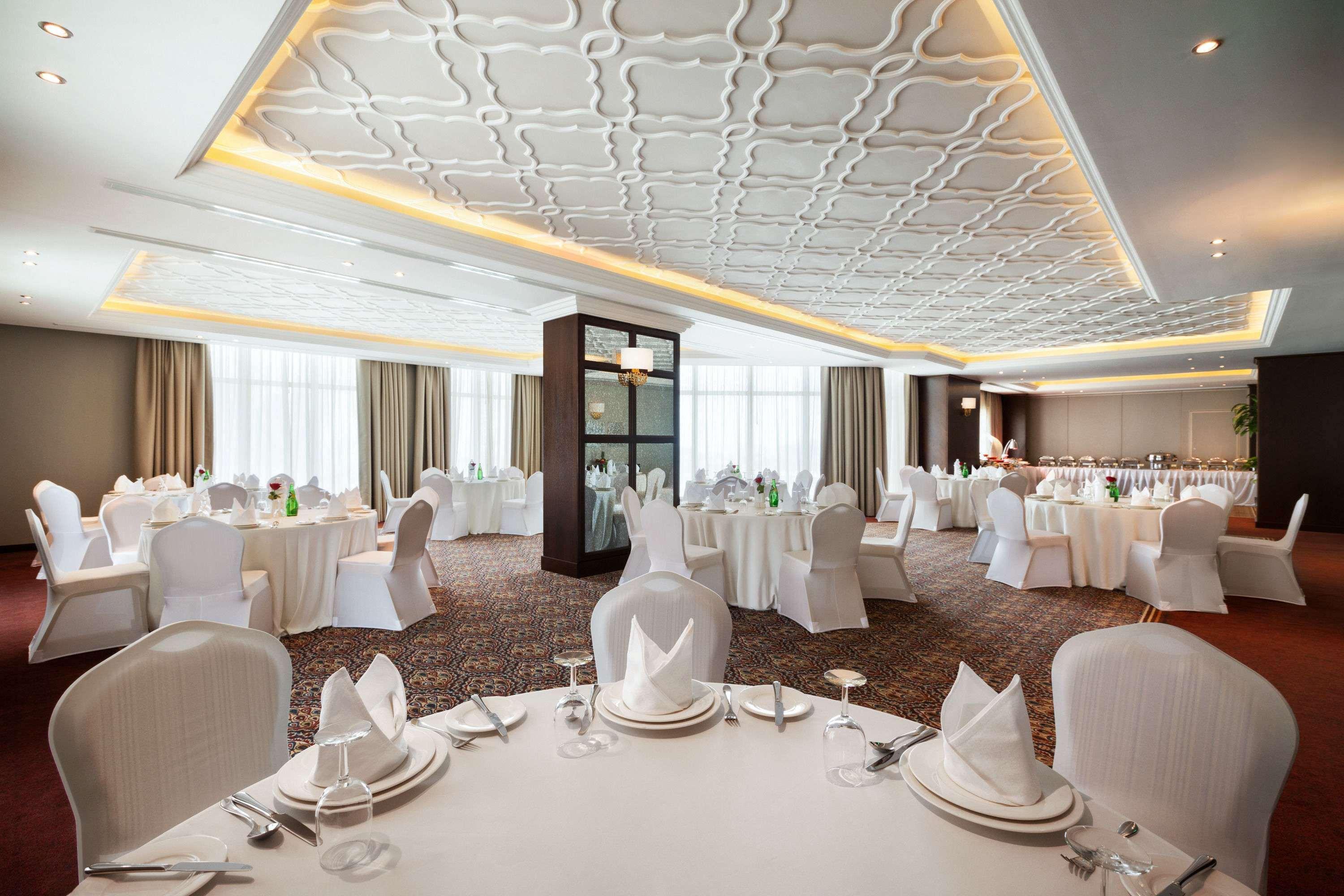 Ramada By Wyndham Manama City Centre Exterior photo