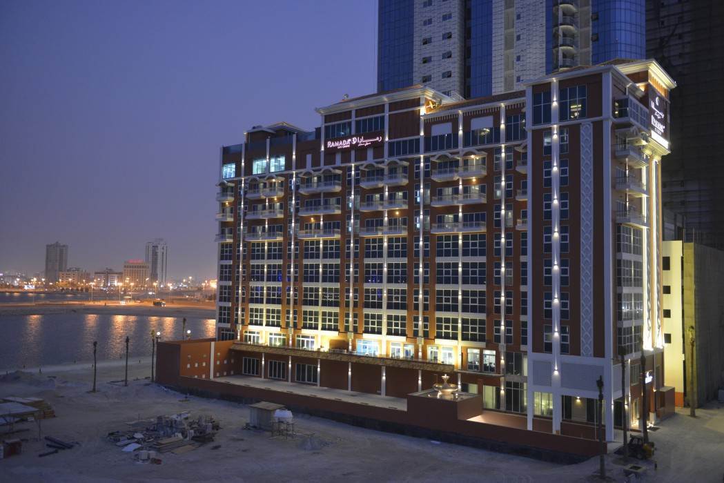 Ramada By Wyndham Manama City Centre Exterior photo