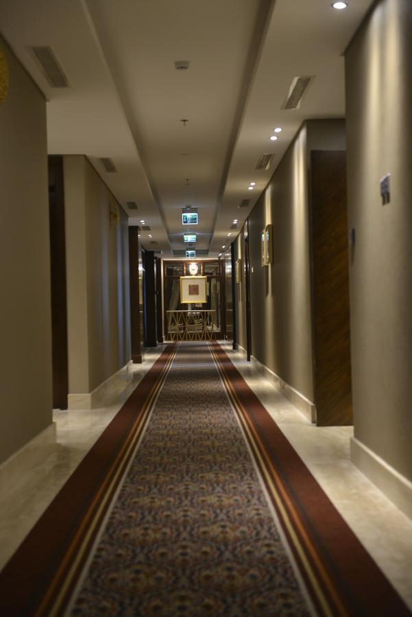 Ramada By Wyndham Manama City Centre Exterior photo
