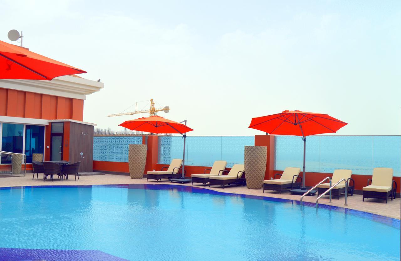 Ramada By Wyndham Manama City Centre Exterior photo