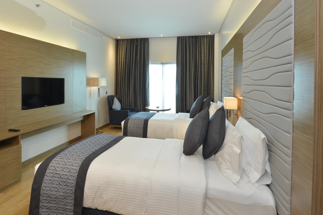 Ramada By Wyndham Manama City Centre Exterior photo