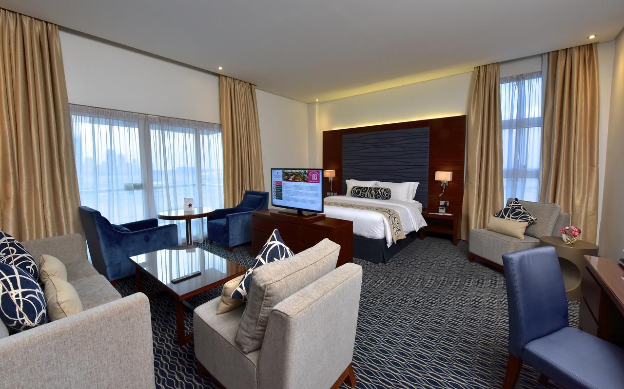Ramada By Wyndham Manama City Centre Exterior photo