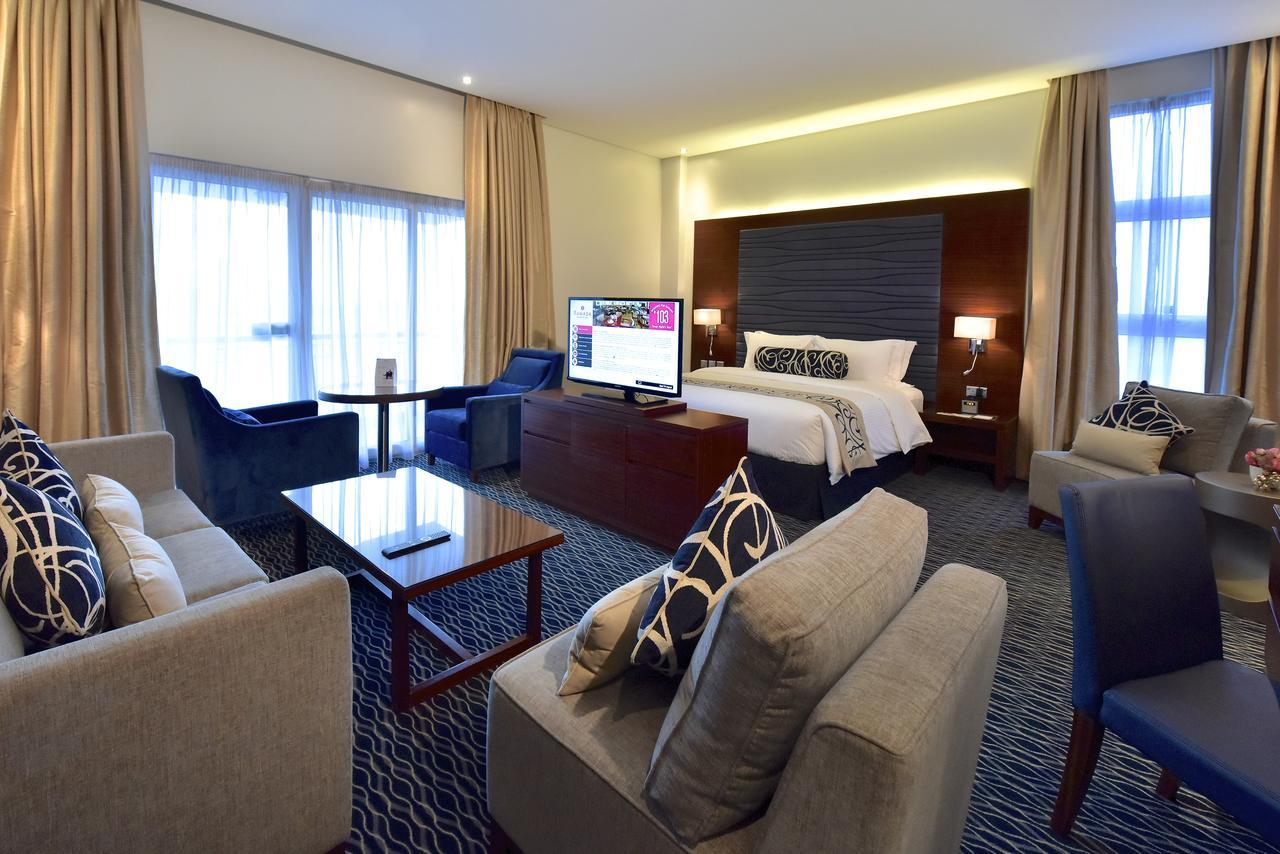 Ramada By Wyndham Manama City Centre Exterior photo